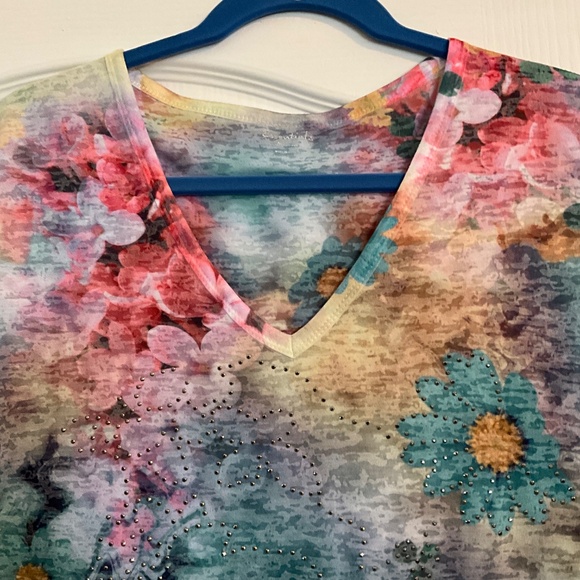 Essentials, gorgeous, multicolor shirt with bling xl - Picture 2 of 4